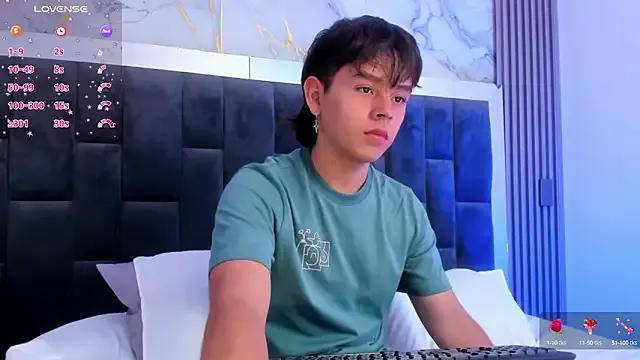 nico_leroy on StripChat