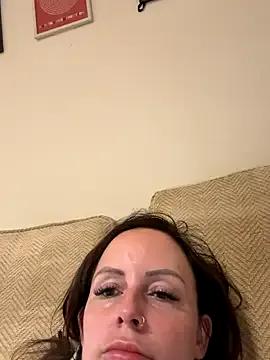 nightingale27 on StripChat