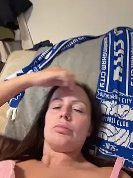 nightingale27 on StripChat