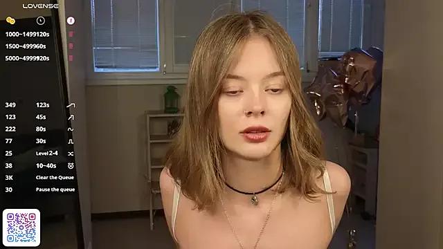 NinaCoxn from StripChat