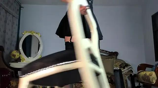 nonbinaryangel on StripChat