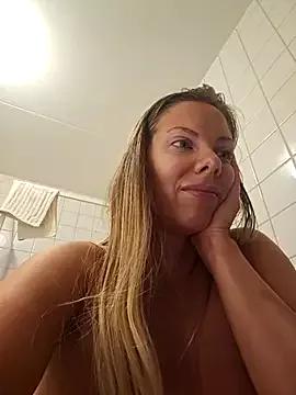 Nova-Lee from StripChat is Freechat