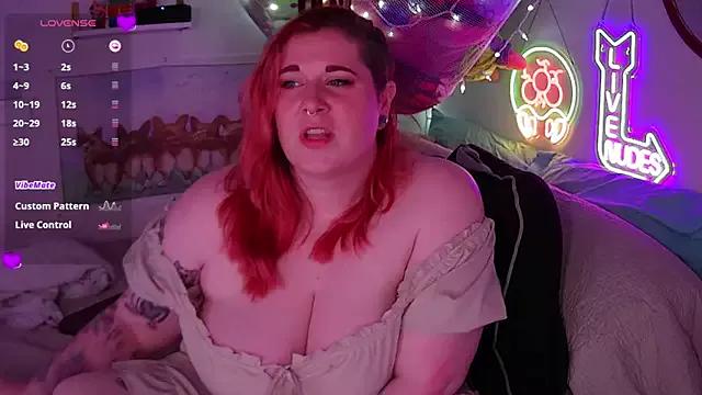 opalreigning from StripChat is Freechat