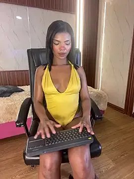 PinkyMoon on StripChat