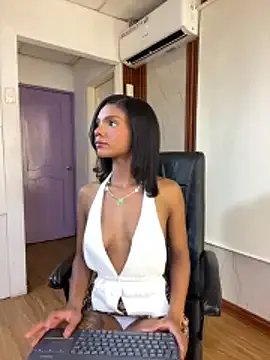 PinkyMoon on StripChat