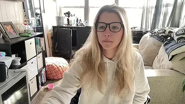 playwithdakota on StripChat