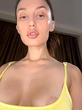 Polli_Kiss from StripChat