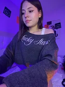 PrettyAmber on StripChat