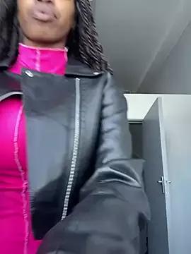 Queen-Boobylicious from StripChat