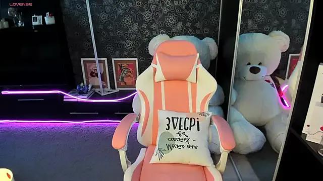 Queen_baby on StripChat 