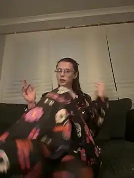 raen001 — Take panties off and rub my pussy 