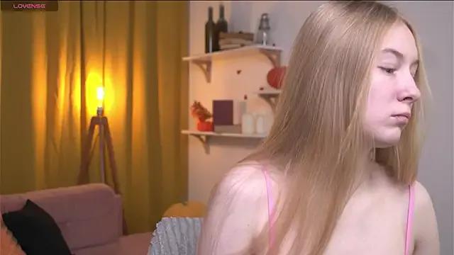 rinavvi on StripChat