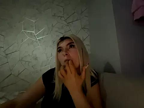 rosie-hipstergal on StripChat