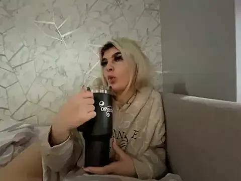 rosie-hipstergal — Fully naked