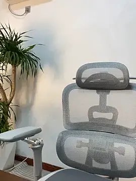 Sallybaby_888 on StripChat