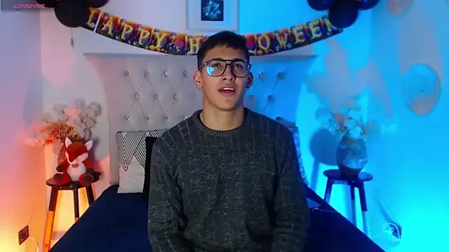 SalvadorFit on StripChat