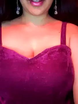 Sara_1618 on StripChat 