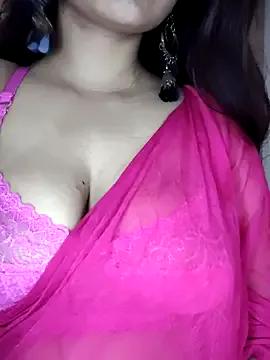 Sara_1618 on StripChat 