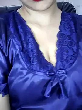 Sara_1618 on StripChat 
