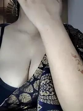 Sara_1618 on StripChat 