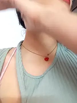 saray_reesee on StripChat