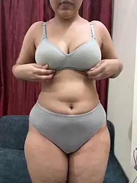 sassygirl4141 on StripChat 