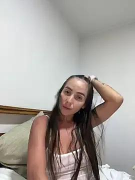 Scarlett05 — Spit and bounce tits