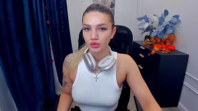 StripChat SelenaeMoore  is Private  SelenaeMoore — Help me achieve my goal for today