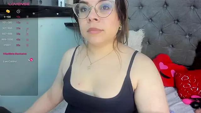 shasha_bloom from StripChat