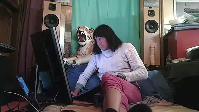 SissiDomination — i show my cute titties