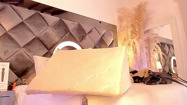 sofhiaa_adaams on StripChat