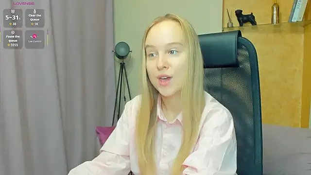 SoonMoor on StripChat