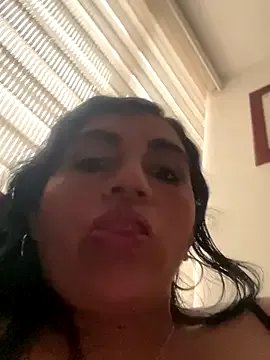 sophie-honey on StripChat