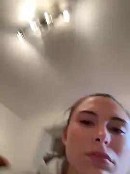 SophiiaStarr —  Shake and Smack my Butt 