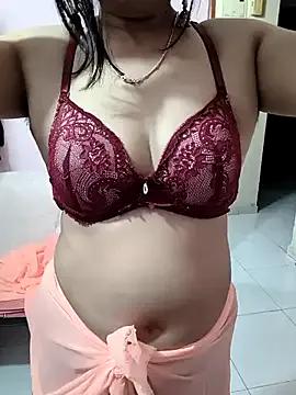 SpicyQueenX69 on StripChat