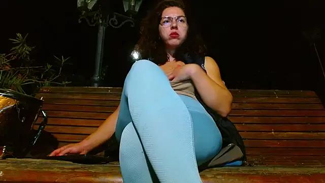 SquirtyMellissaLabia from StripChat is Freechat