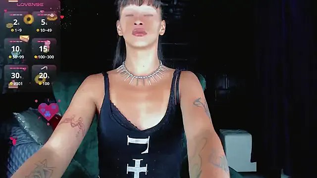 Summer_XO on StripChat