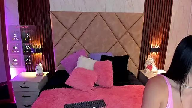 SummersAngel on StripChat