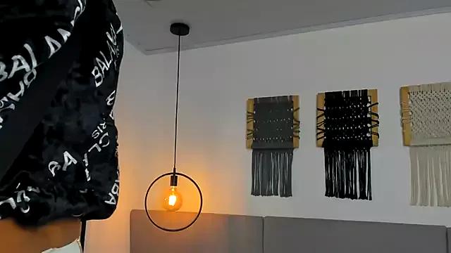 Sweet_camille on StripChat 