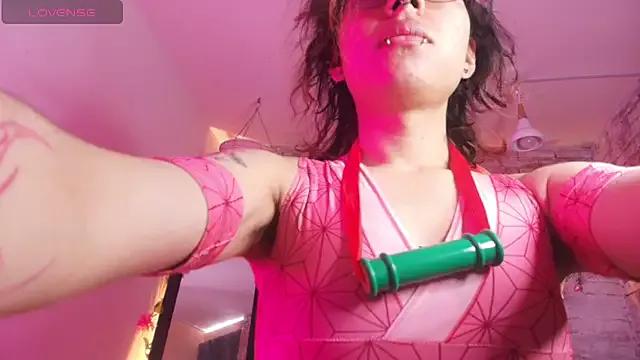 sweet_sharo on StripChat 