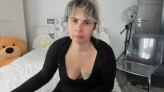 sweetemy4u on StripChat