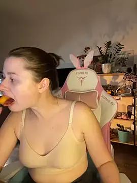 sweetest_pie on StripChat 