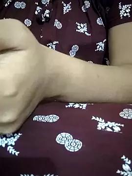 sweetqueen143 on StripChat