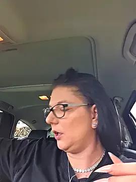 Swiss_Lady — Show Pussy + vid for last tipper 