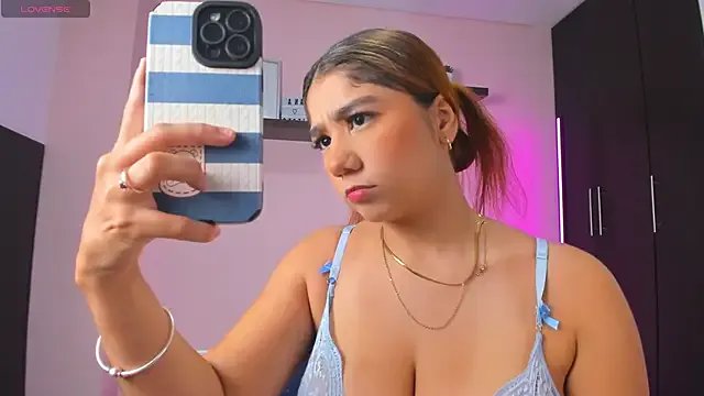 tifanyhills_ on StripChat