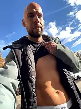 Tu_ho_mie — Public toilet - naked