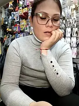 Vale_Saenzz on StripChat