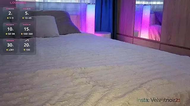 Velvetnoir21 — 4 fingers in my pussy and anal plug