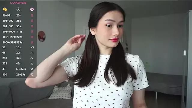 ViolaVow from StripChat is Freechat