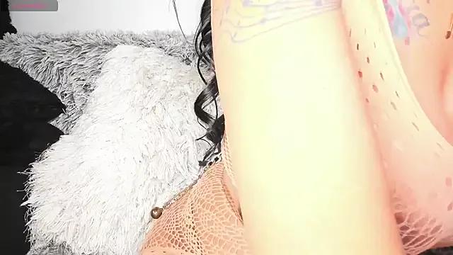 willow_boobs from StripChat